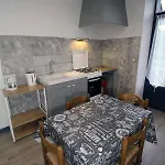 Les Meubles Des Coteaux D'aix Apartment *